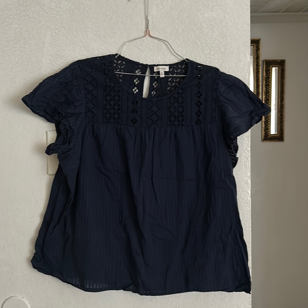 Una ermosa blusa azul usado en muy buenas condiciones marca ella moss talla XL